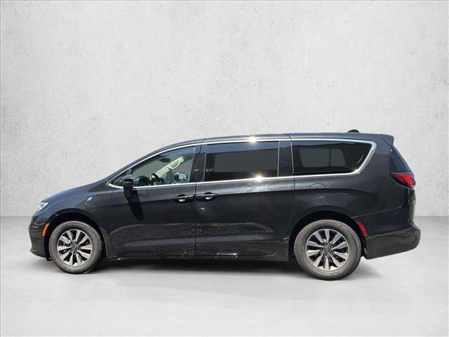 Used 2023 Chrysler Pacifica Touring-L FWD image 8