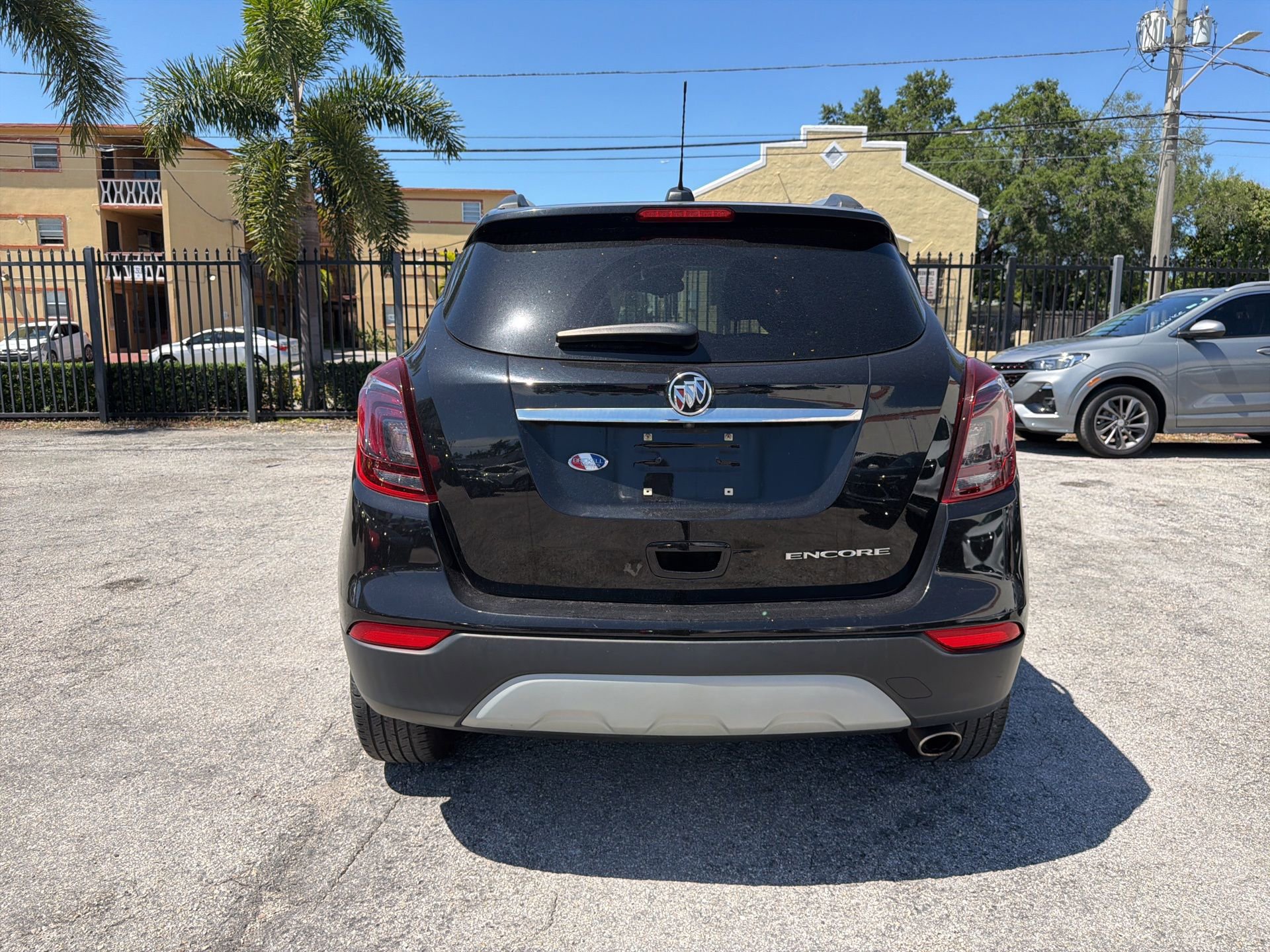 Used 2022 Buick Encore Preferred w/ Safety Package FWD image 5