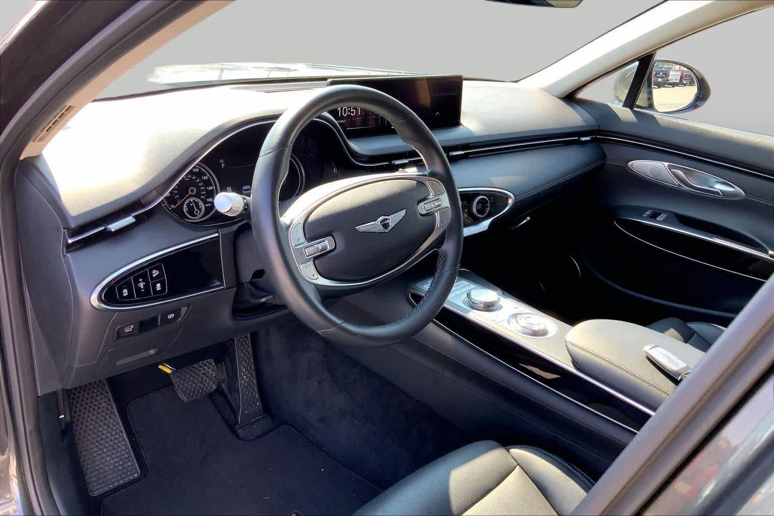 Used 2025 Genesis GV70 2.5T AWD/4WD image 16