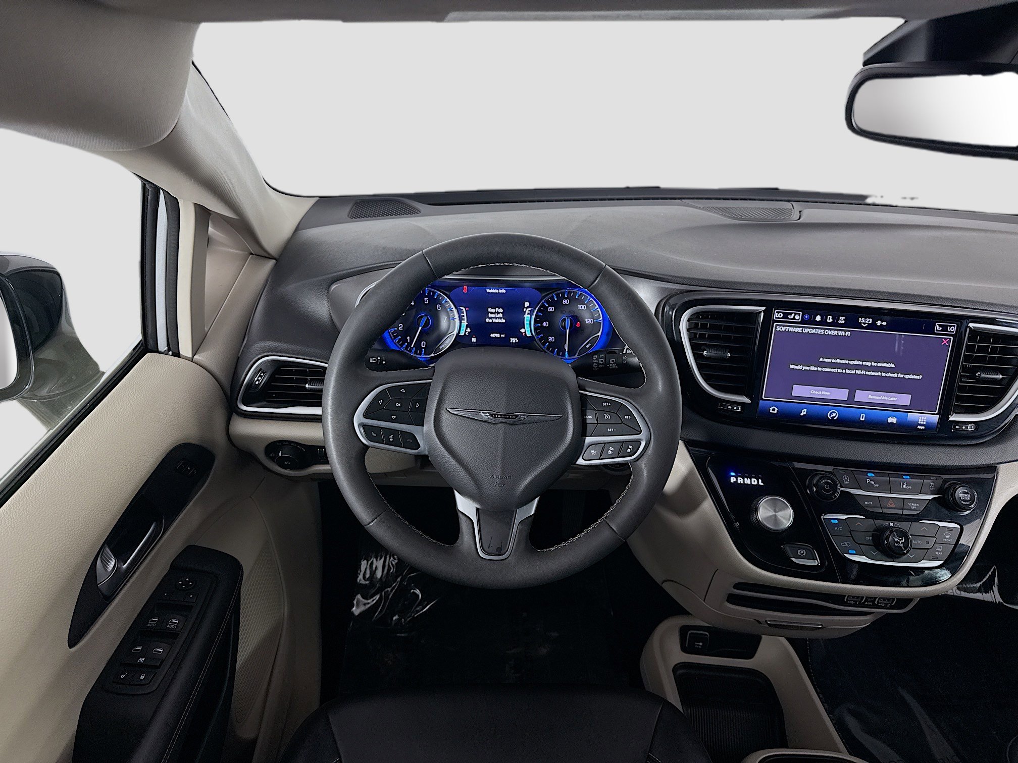 Used 2024 Chrysler Pacifica Touring-L image 17