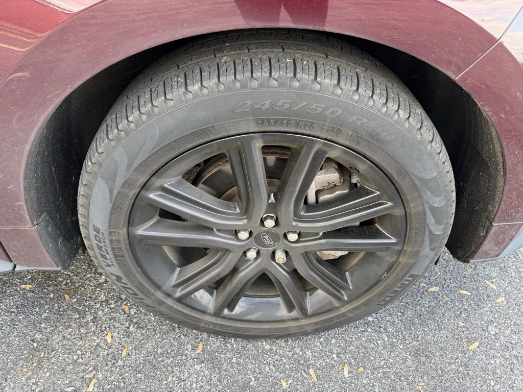 Certified 2022 Ford Edge ST-Line AWD/4WD image 11