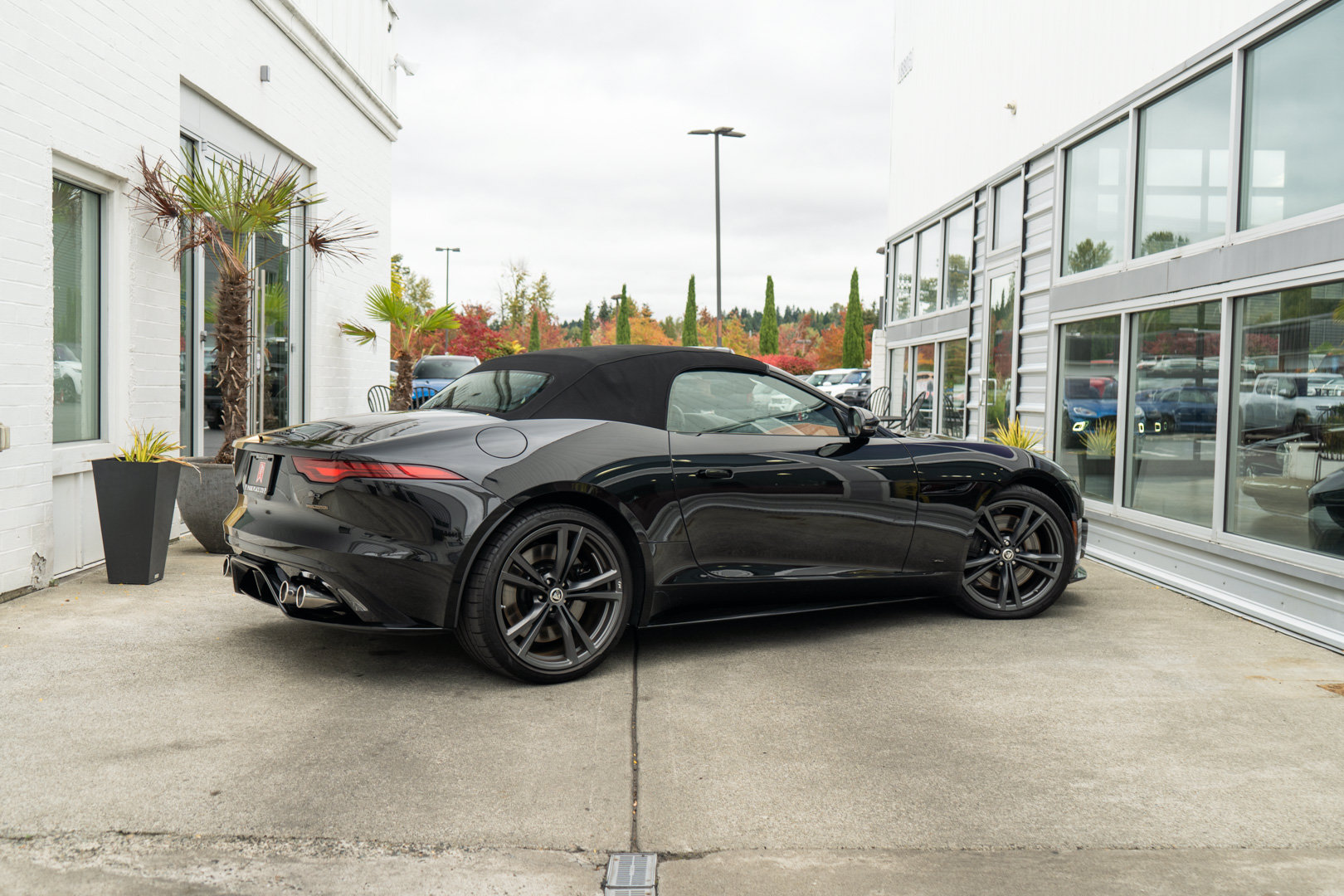 Used 2024 Jaguar F-TYPE R AWD/4WD image 10