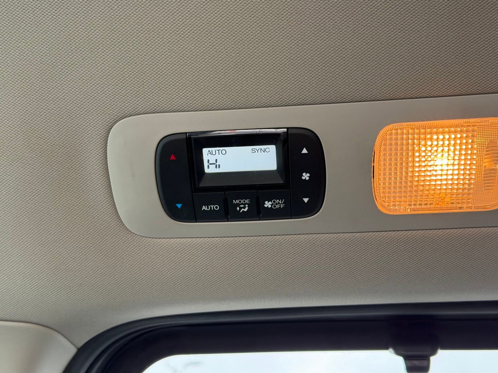 Used 2016 Honda Odyssey SE image 29