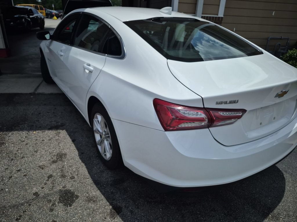 Used 2019 Chevrolet Malibu LT FWD image 3