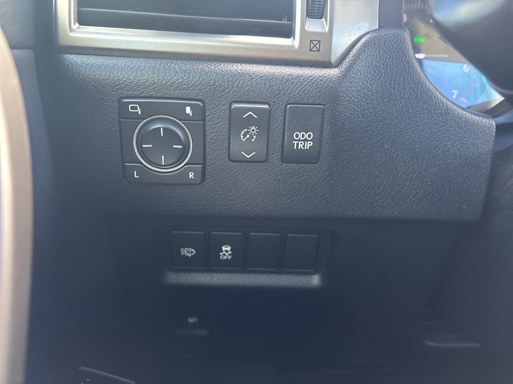 Used 2017 Lexus GX 460 Premium w/ Premium Package image 28