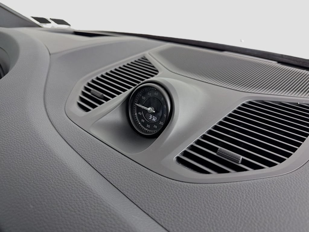 Certified 2025 Porsche Cayenne S AWD/4WD image 28