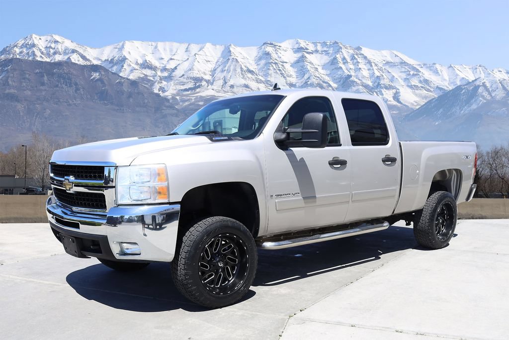 Used 2007 Chevrolet Silverado 2500 LT w/ 1LT Convenience Package AWD/4WD image 2