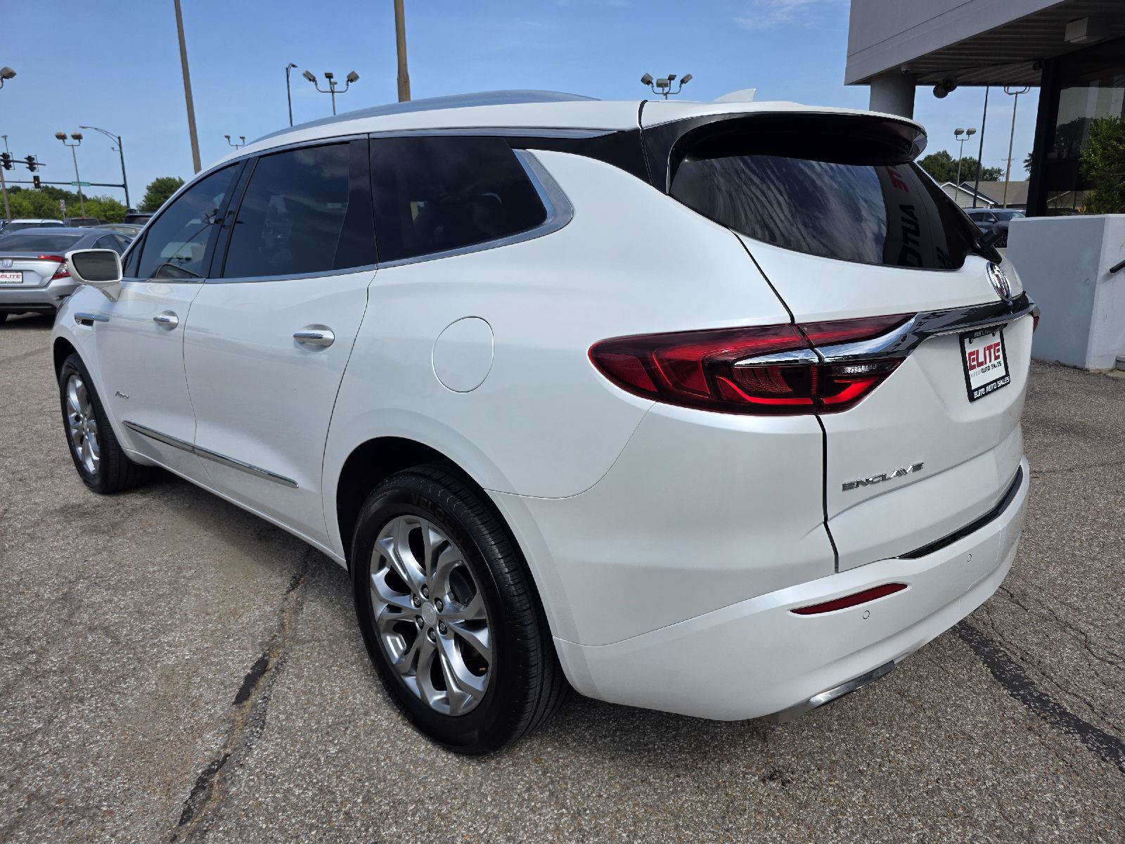 Used 2020 Buick Enclave Avenir w/ Avenir Technology Package FWD image 7