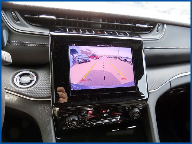 Certified 2025 Jeep Grand Cherokee Altitude image 18