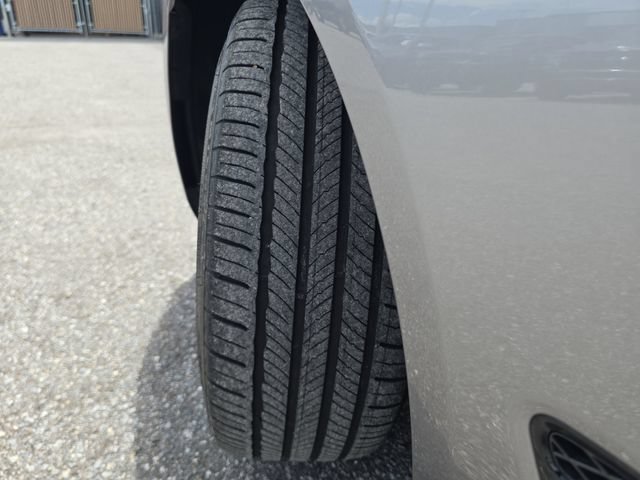 Used 2025 Genesis G70 2.5T AWD/4WD image 31