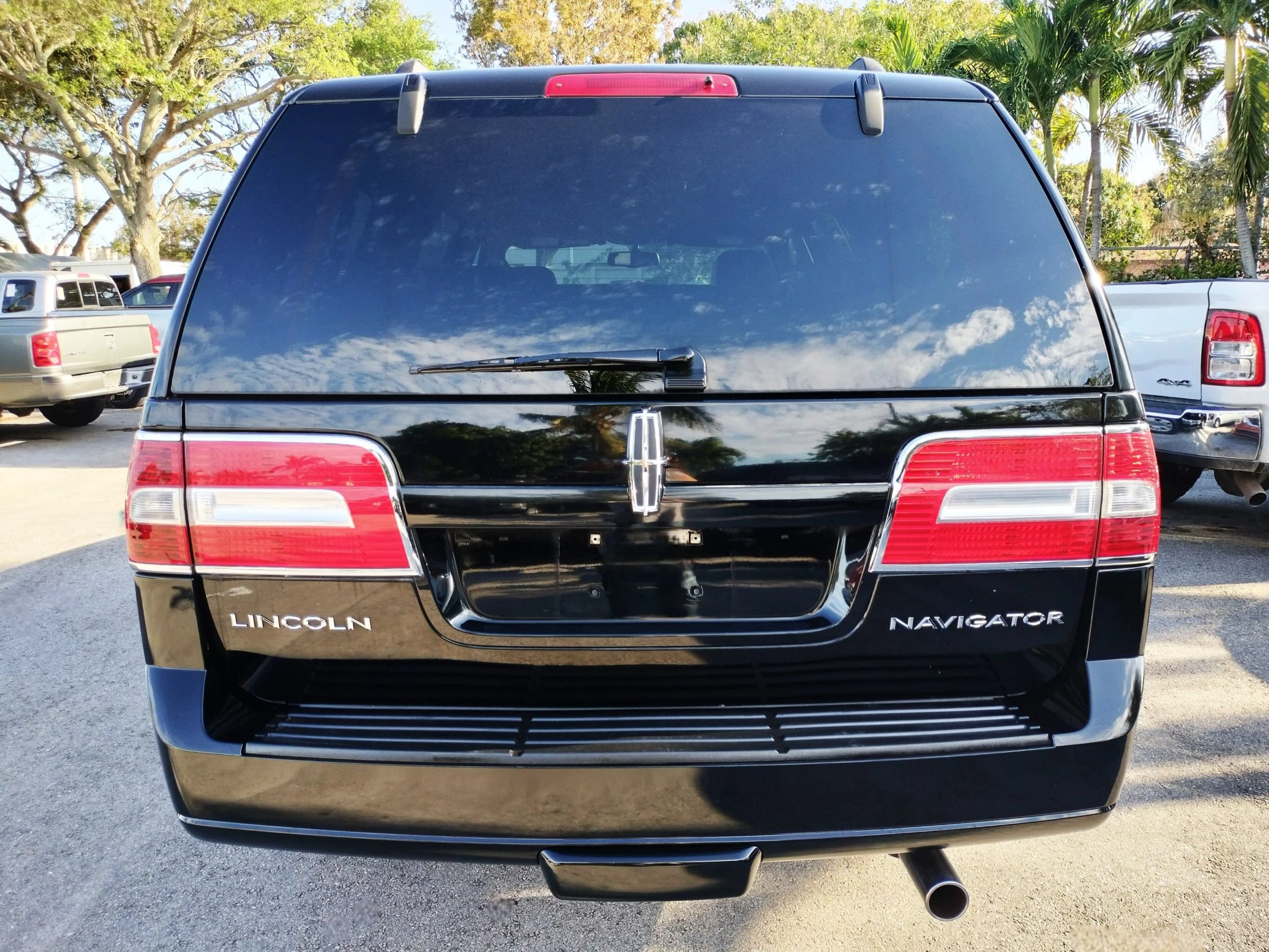 Used 2008 Lincoln Navigator 2WD image 6