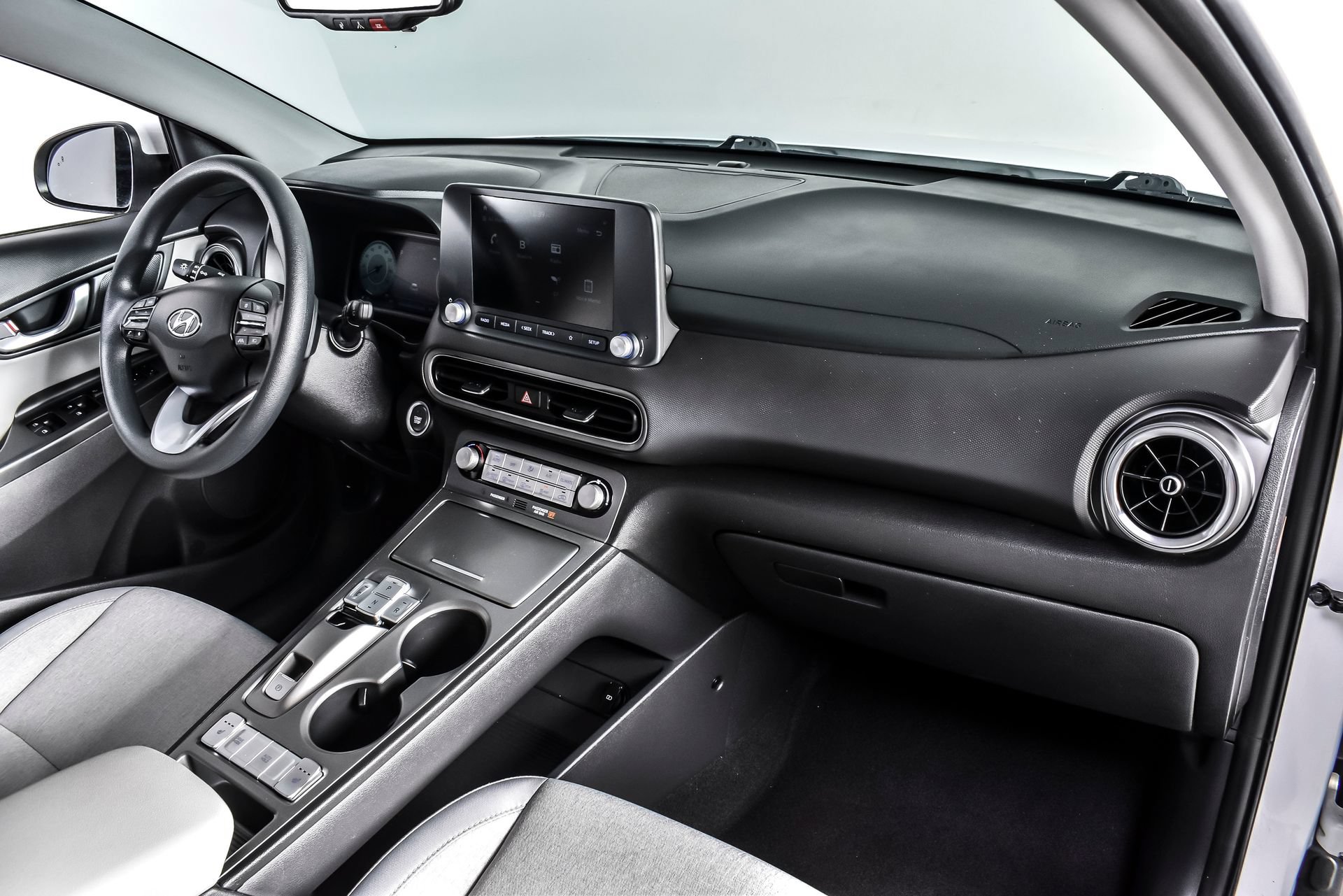 Used 2023 Hyundai Kona SE w/ Cargo Package FWD image 24