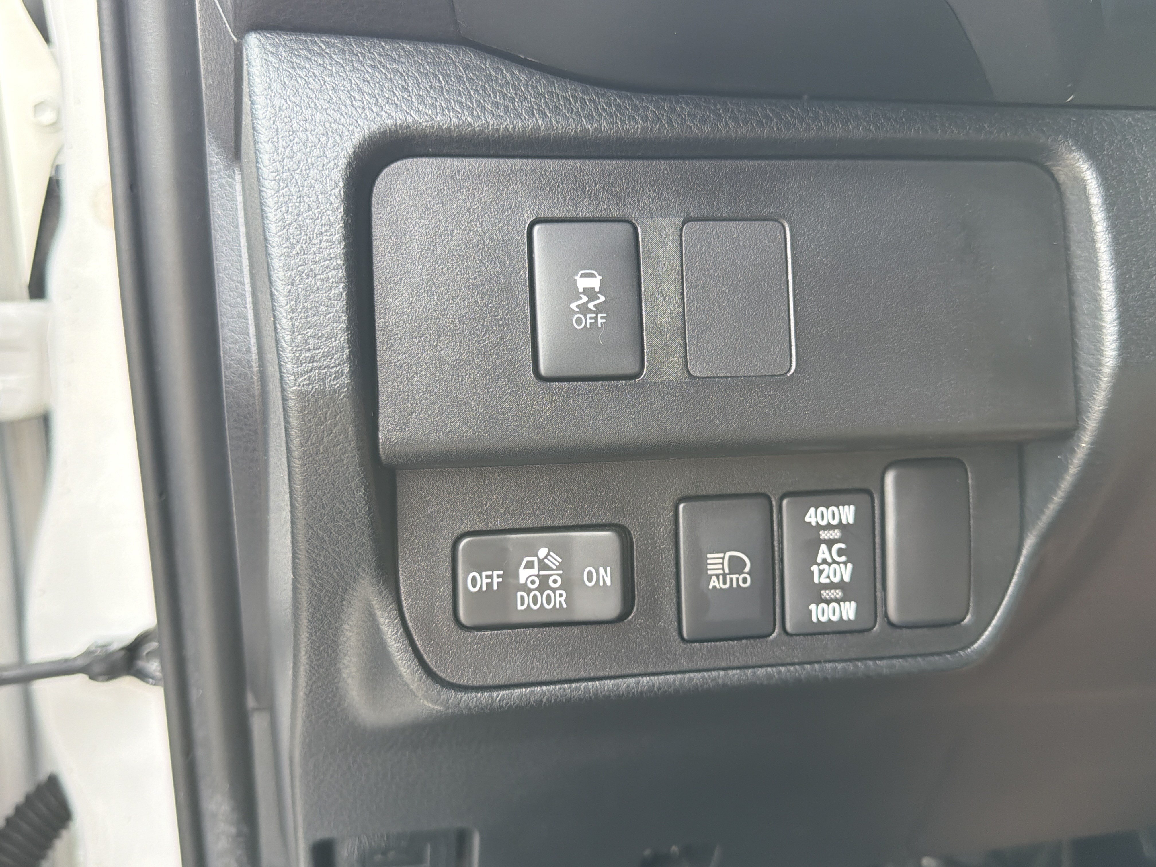 Certified 2021 Toyota Tacoma TRD Off-Road AWD/4WD image 13