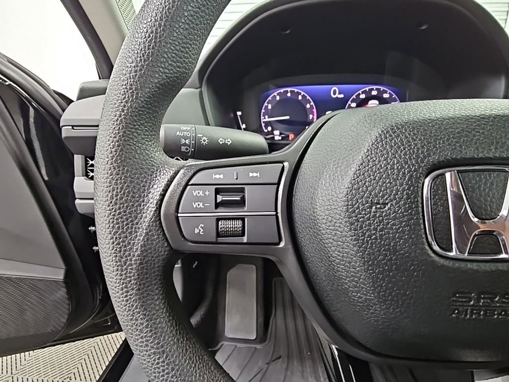 Used 2025 Honda Accord SE image 23