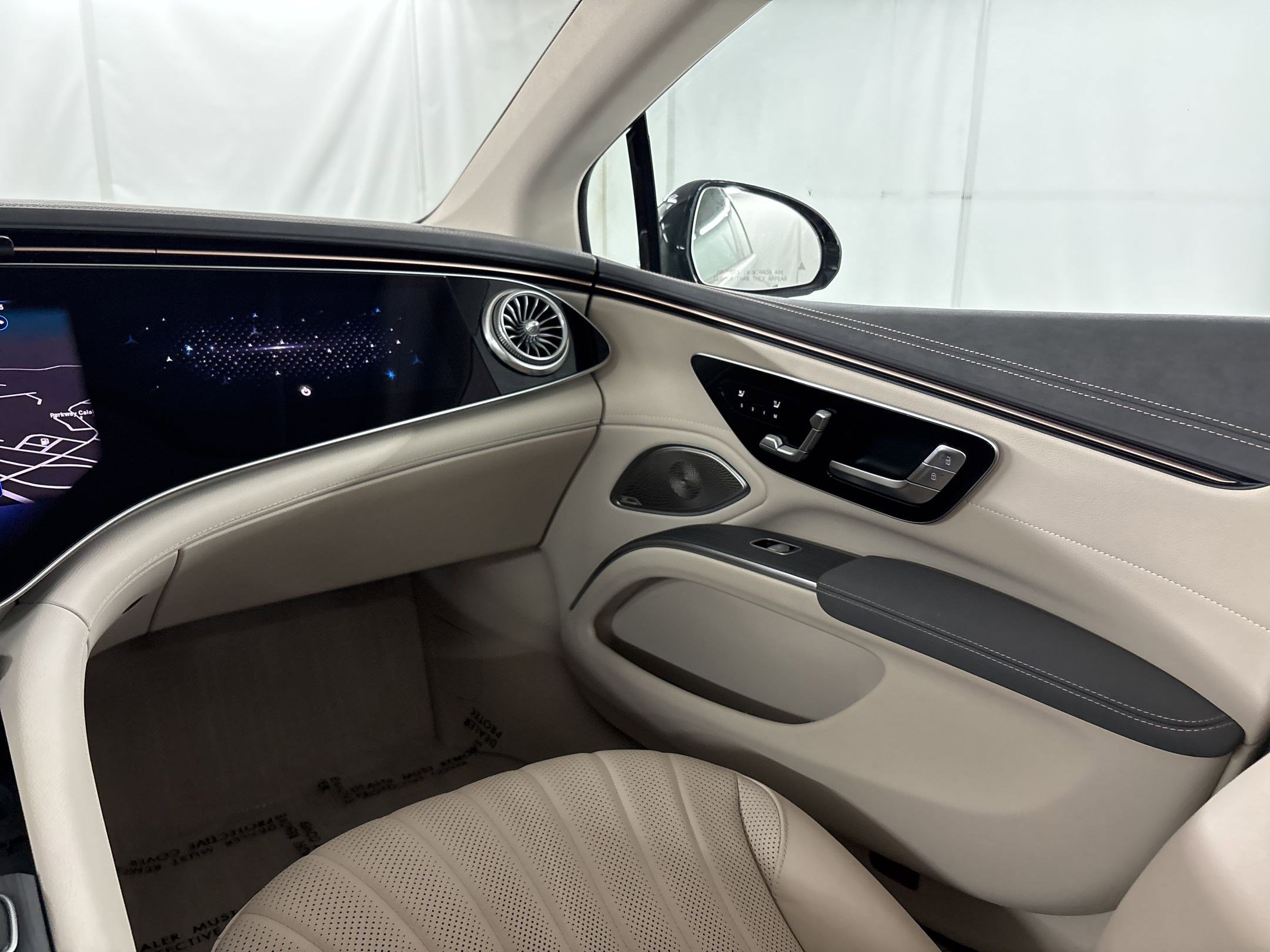 Certified 2022 Mercedes-Benz EQS 580 4MATIC Sedan image 29