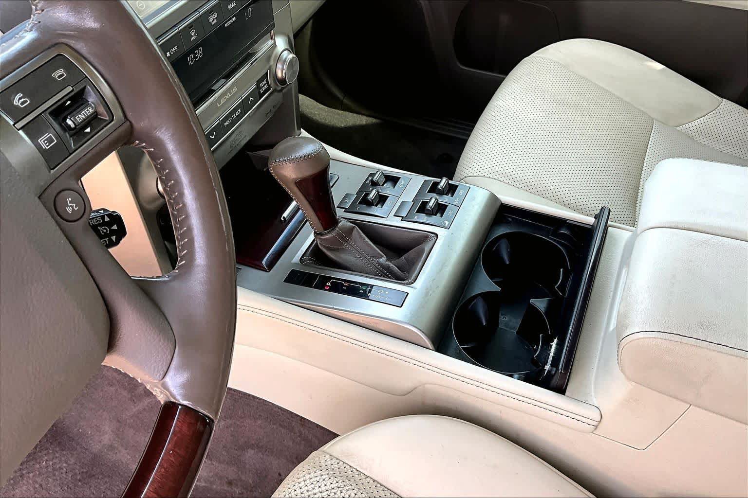 Used 2018 Lexus GX 460 Luxury w/ Preferred Accessory Package AWD/4WD image 17