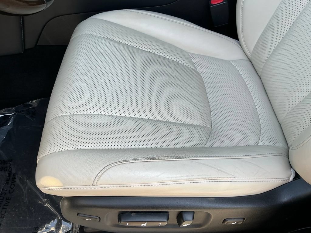 Used 2020 Lexus LX 570 4WD w/ Sport Package image 14