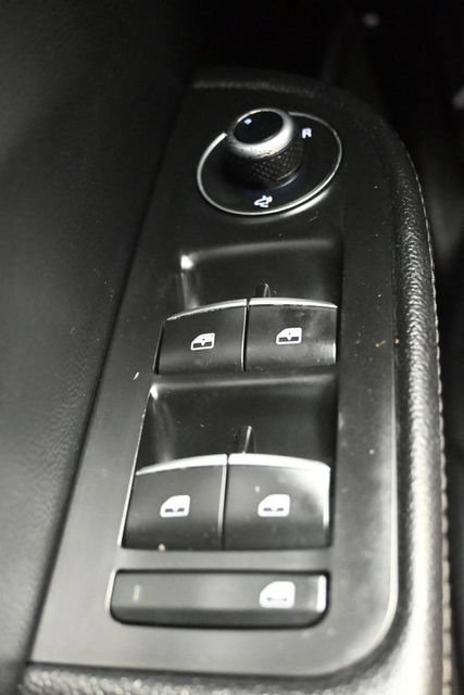 Used 2020 Alfa Romeo Giulia w/ Cold Weather Package RWD image 23