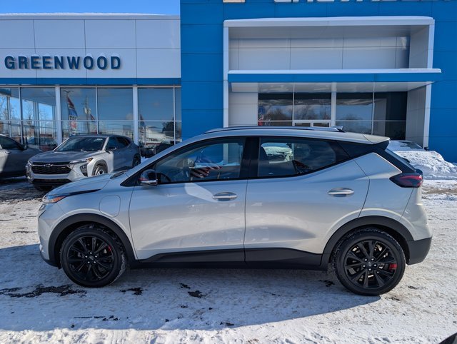 Used 2023 Chevrolet Bolt EUV LT w/ Comfort Package image 2