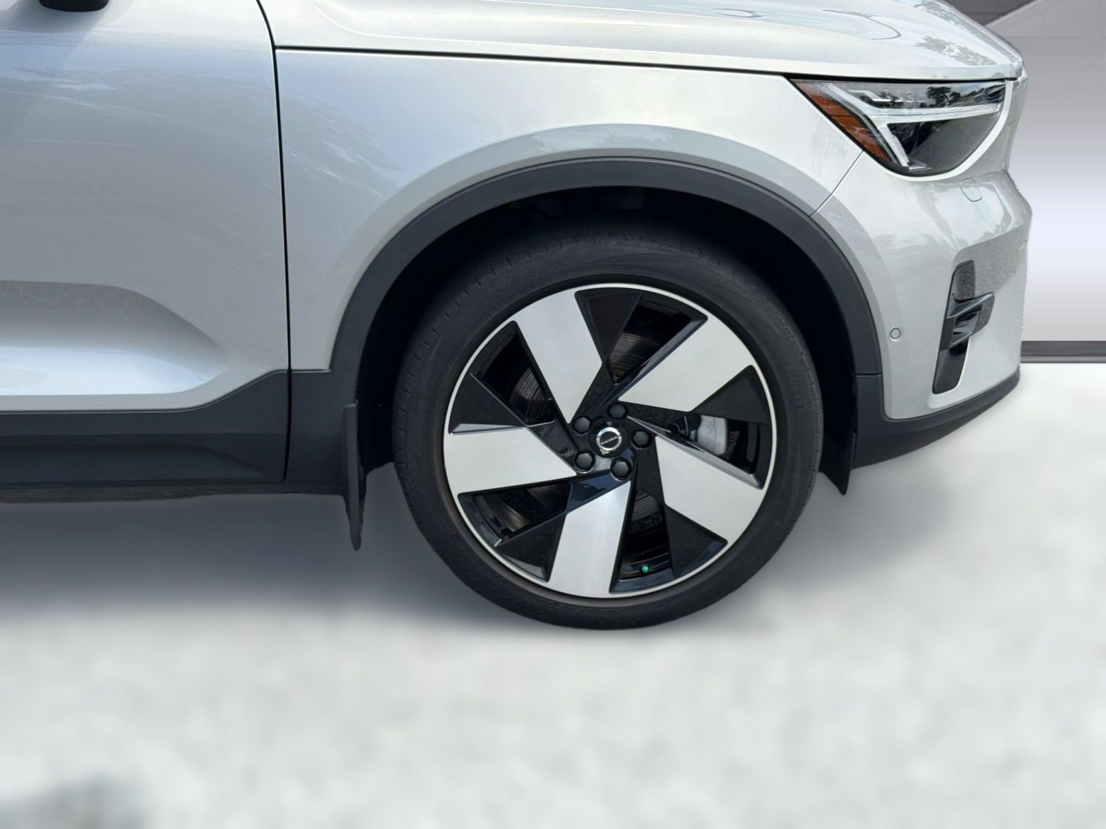 Certified 2023 Volvo C40 P8 Recharge Ultimate AWD/4WD image 12