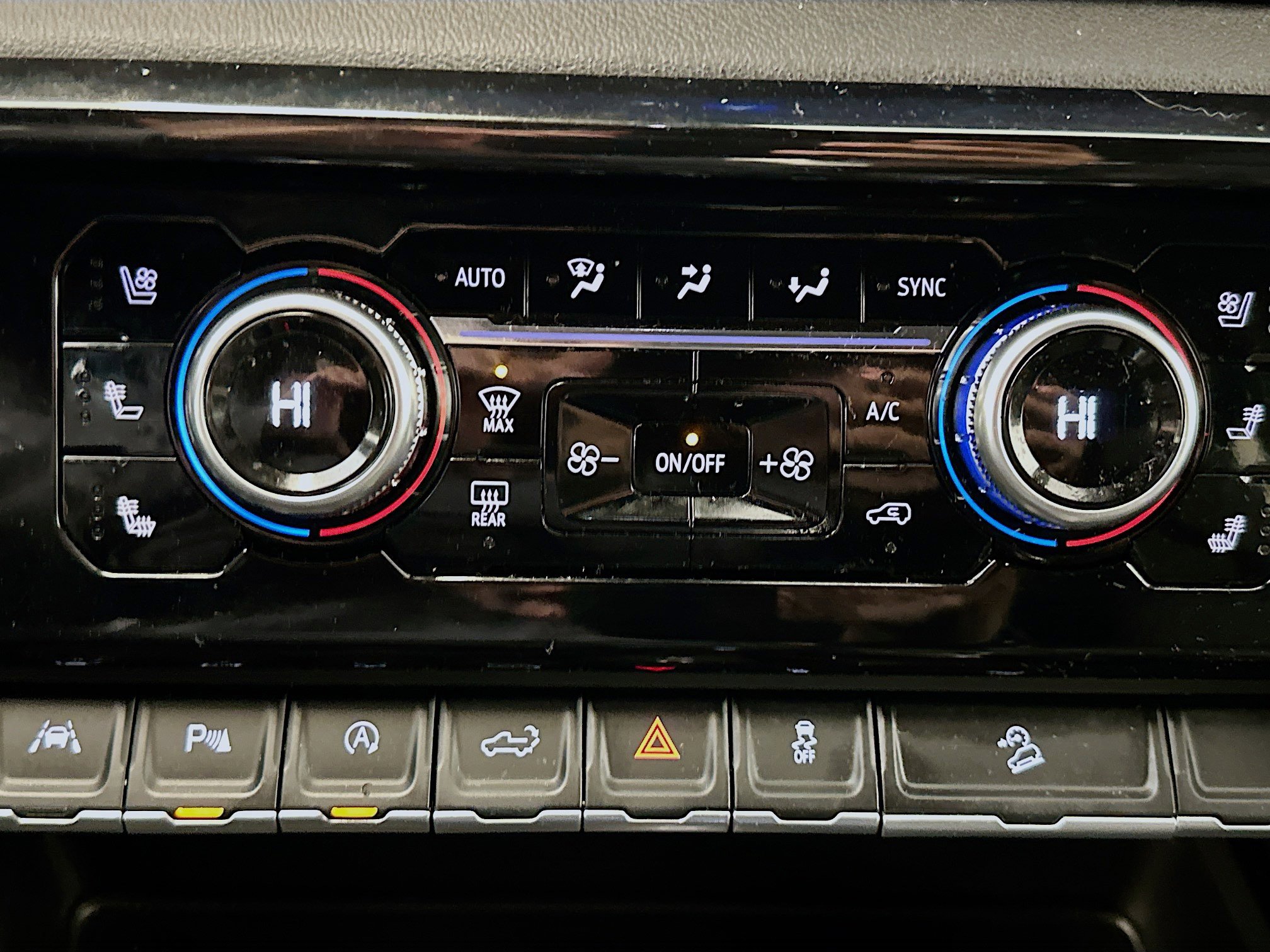 Used 2025 GMC Sierra 1500 AT4 image 24