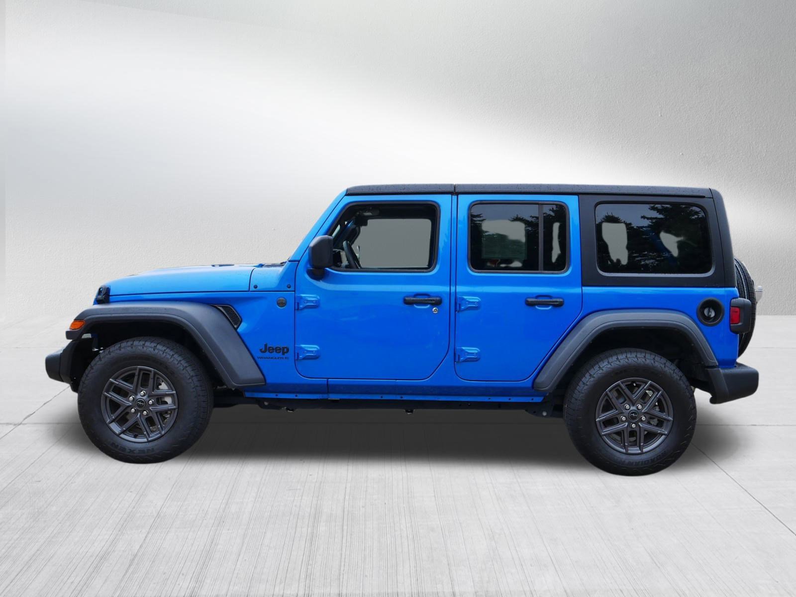 Used 2024 Jeep Wrangler Sport S image 4