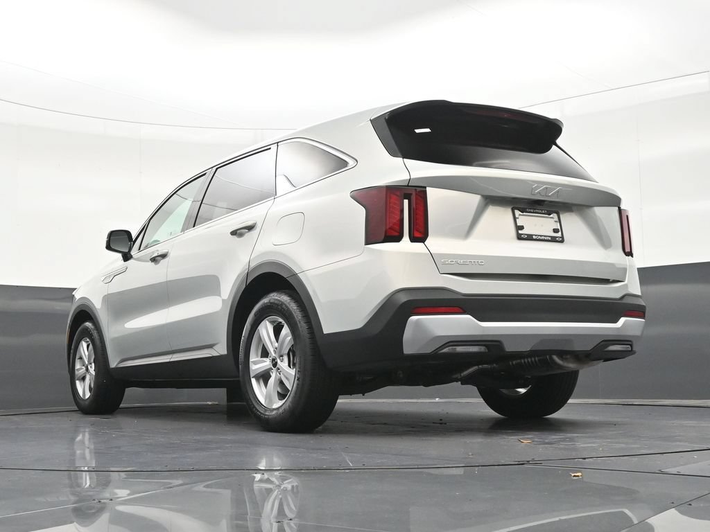 Used 2026 Kia Sorento LX FWD image 28
