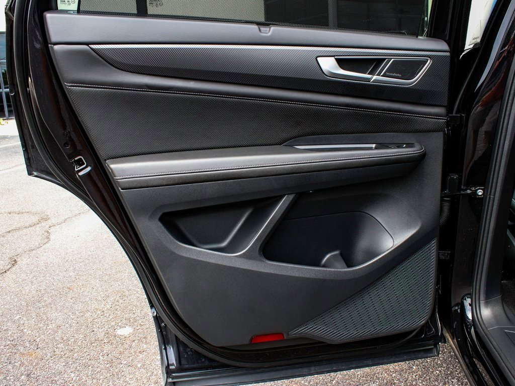 Used 2025 Volkswagen Atlas Cross Sport SEL Premium R-Line image 11