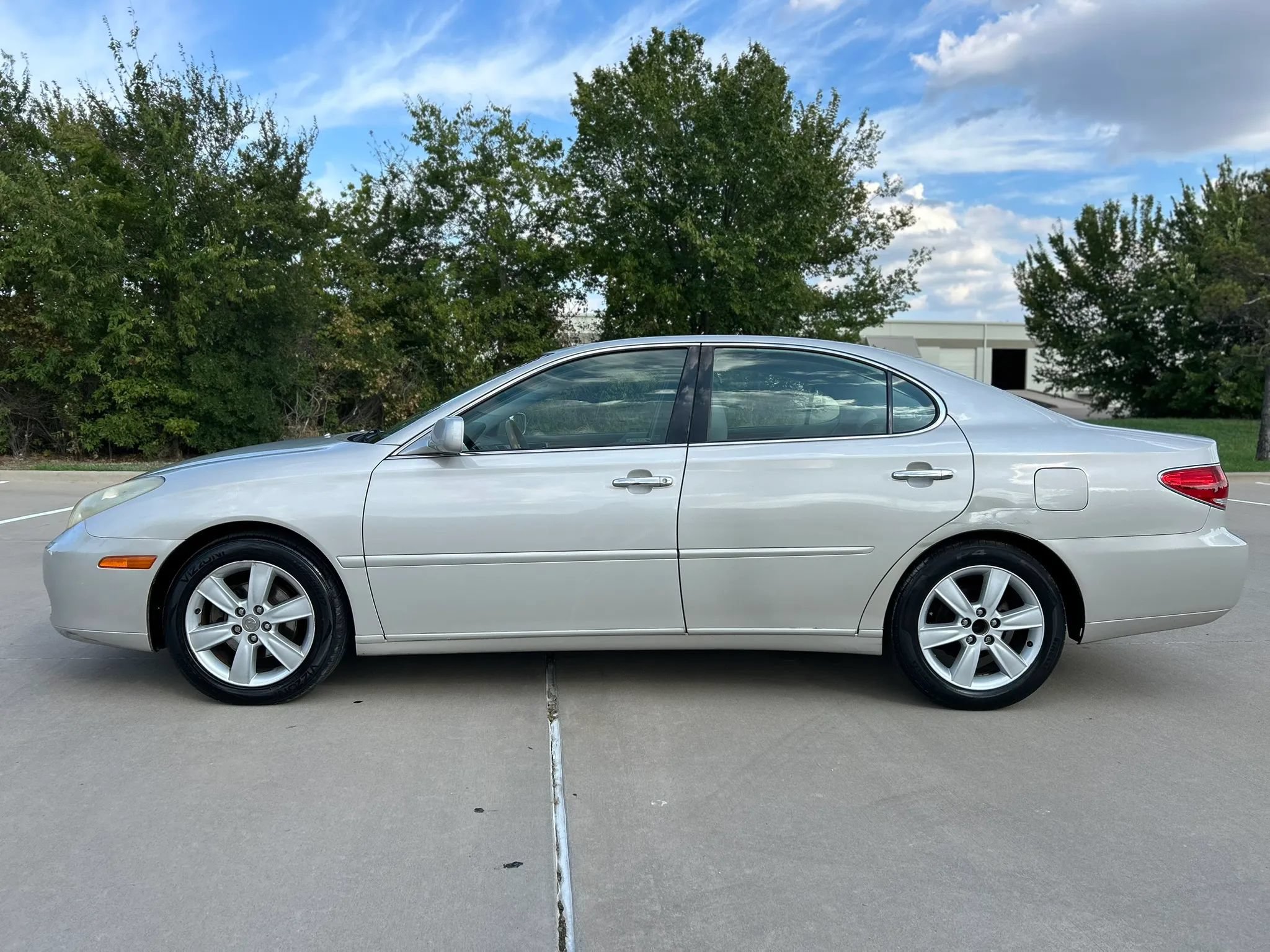 Used 2005 Lexus ES 330 FWD image 9
