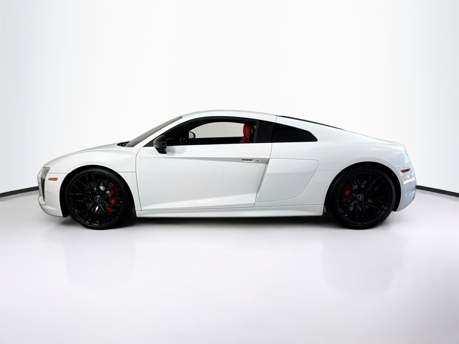 Used 2018 Audi R8 V10 w/ Premium Package image 4