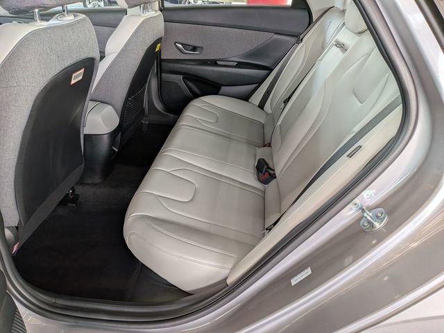 Used 2025 Hyundai Elantra Limited FWD image 29