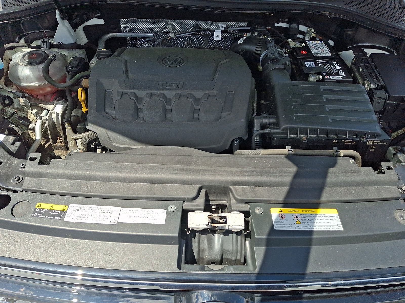 Certified 2022 Volkswagen Tiguan SE R-Line AWD/4WD image 29