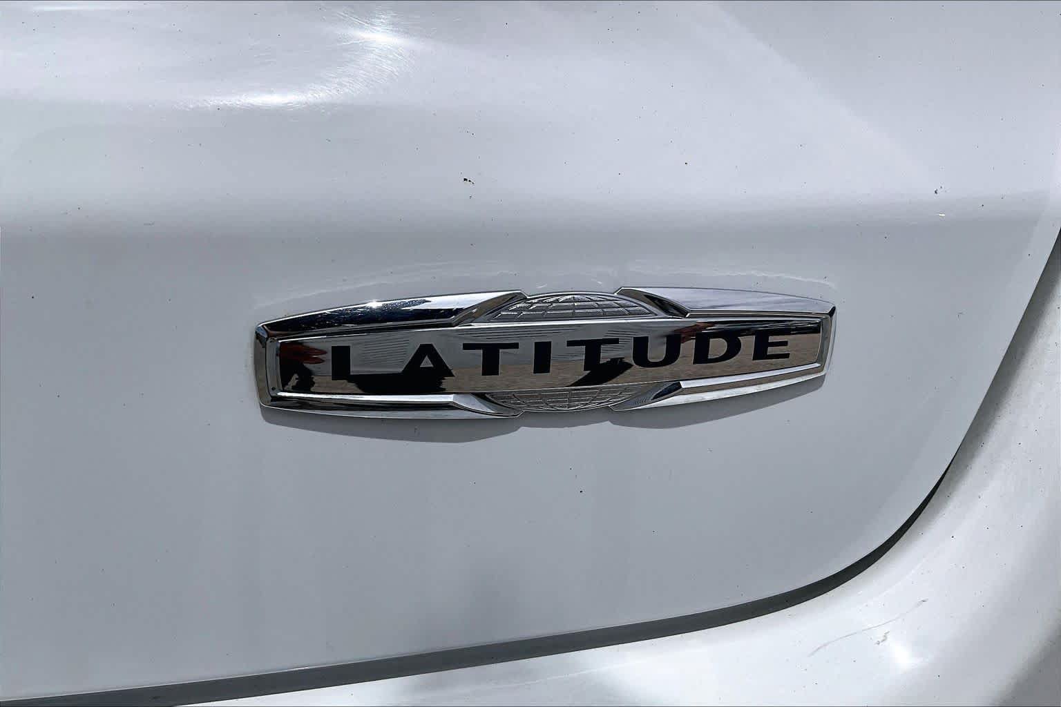 Used 2024 Jeep Compass Latitude AWD/4WD image 10