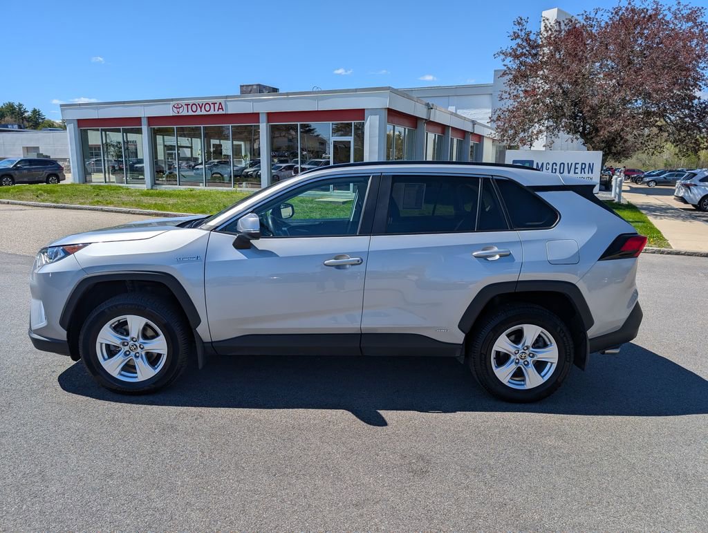 Used 2021 Toyota RAV4 XLE w/ Convenience Package AWD/4WD image 2