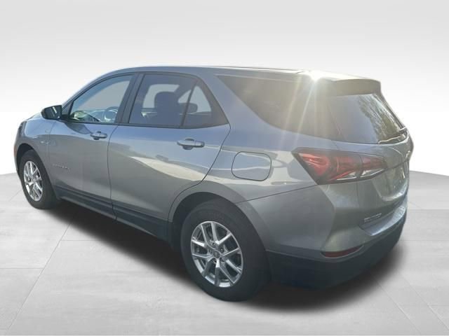 Certified 2024 Chevrolet Equinox LS w/ LS Convenience Package FWD image 4