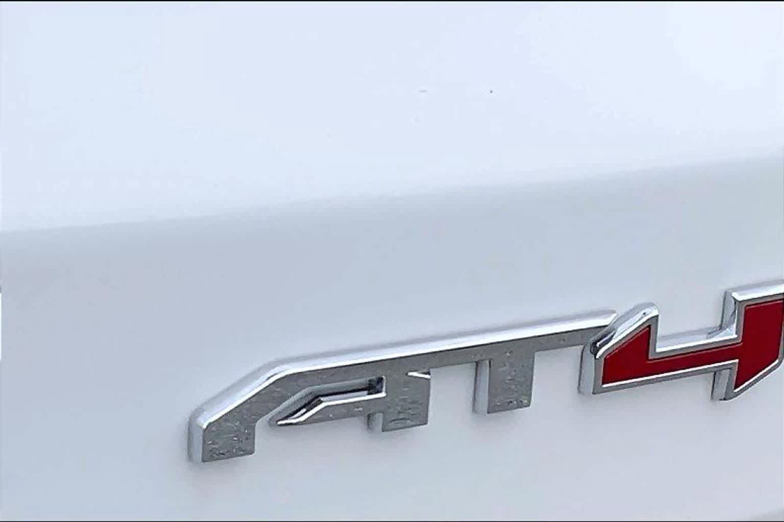 Used 2026 GMC Acadia AT4 w/ Super Cruise Package AWD/4WD image 15