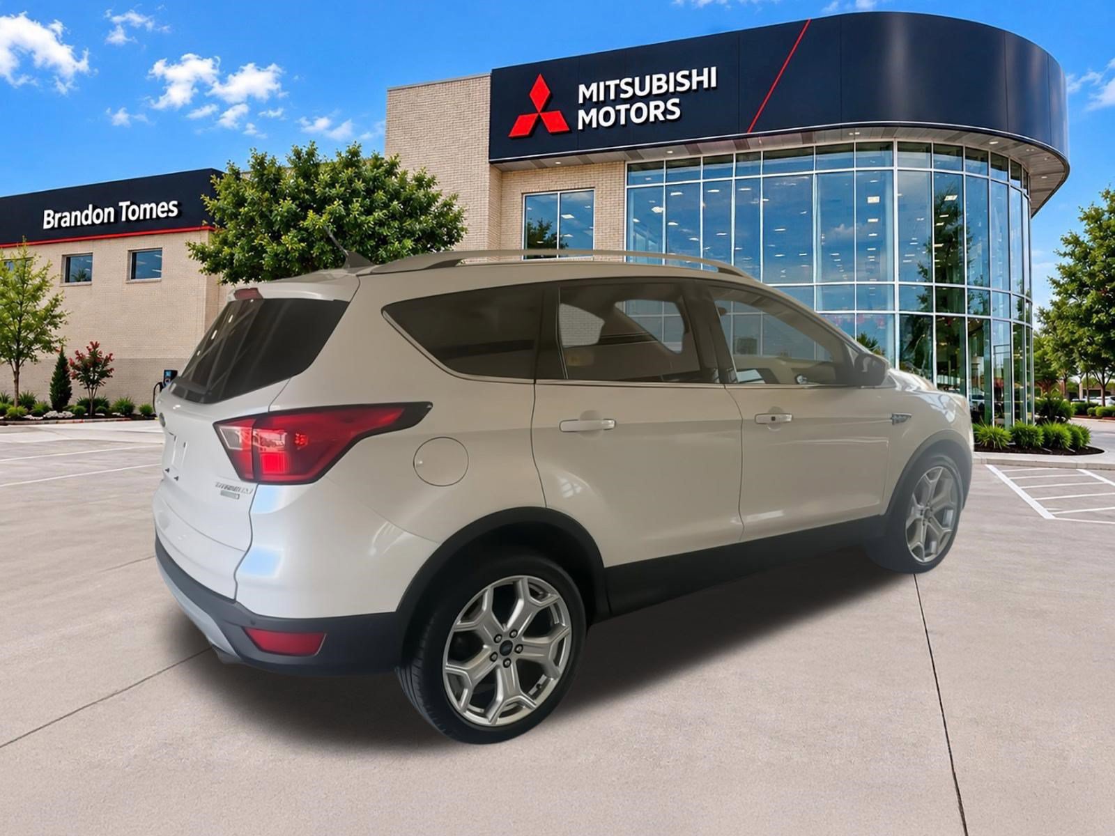 Used 2019 Ford Escape Titanium FWD image 9
