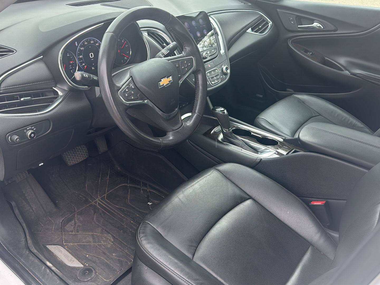 Used 2019 Chevrolet Malibu Premier FWD image 11