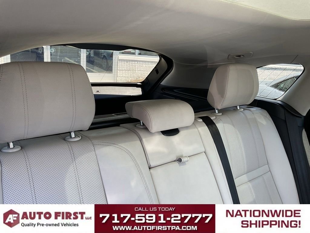 Used 2019 Land Rover Range Rover Velar S AWD/4WD image 13