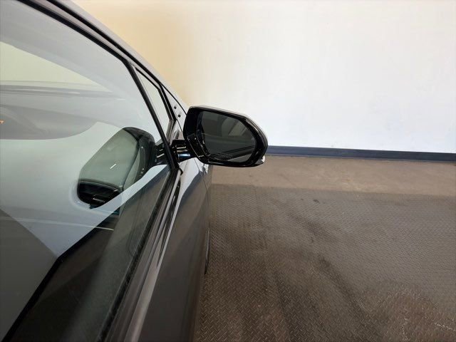 Used 2017 Toyota Prius Prime Advanced w/ Carpet Mat Package image 12