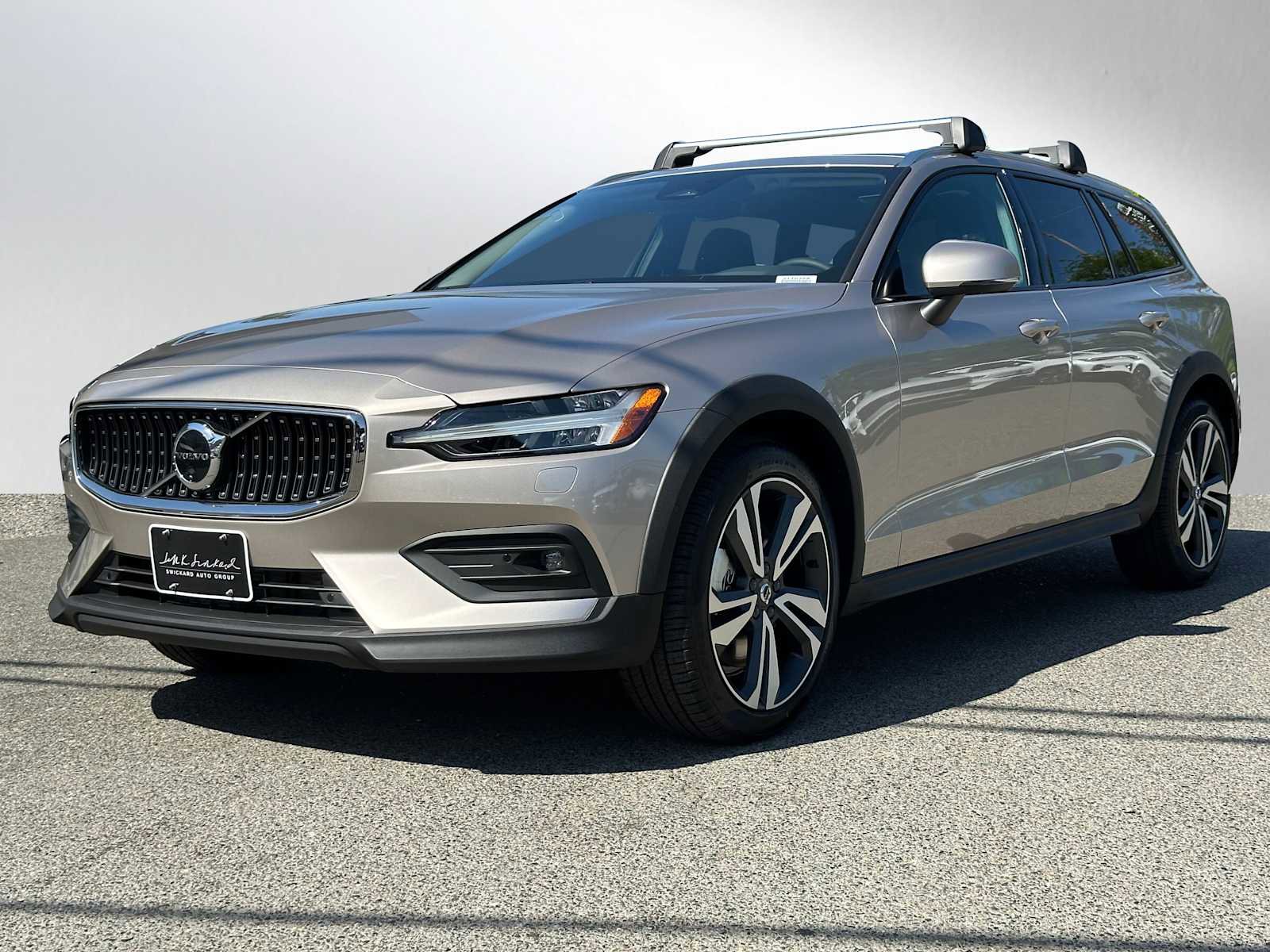 New 2026 Volvo V60 B5 Cross Country Plus w/ Climate Package image 7