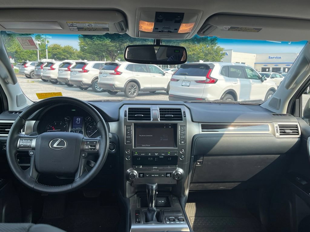 Used 2018 Lexus GX 460 w/ Preferred Accessory Package AWD/4WD image 11