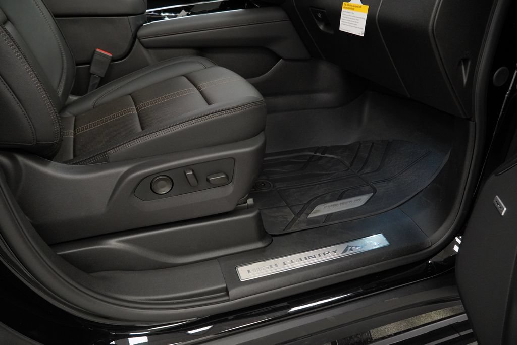 New 2026 Chevrolet Suburban High Country AWD/4WD image 37