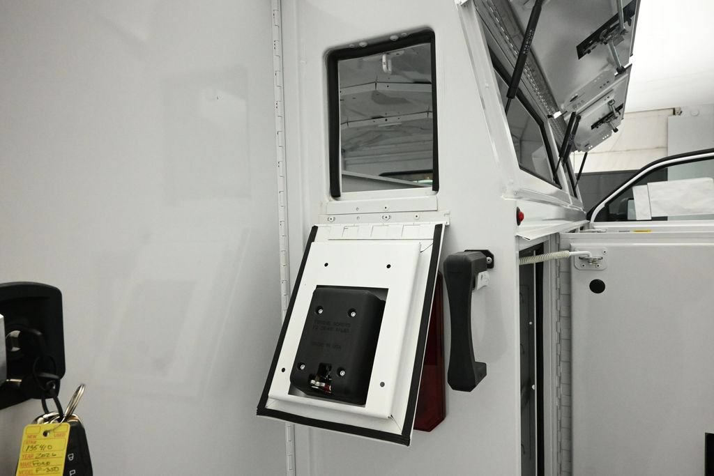 New 2026 Ford F350 XL w/ XL Chrome Package RWD image 27