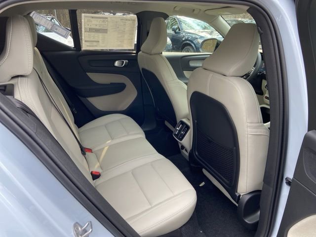 New 2026 Volvo XC40 B5 Ultra w/ Climate Package image 15