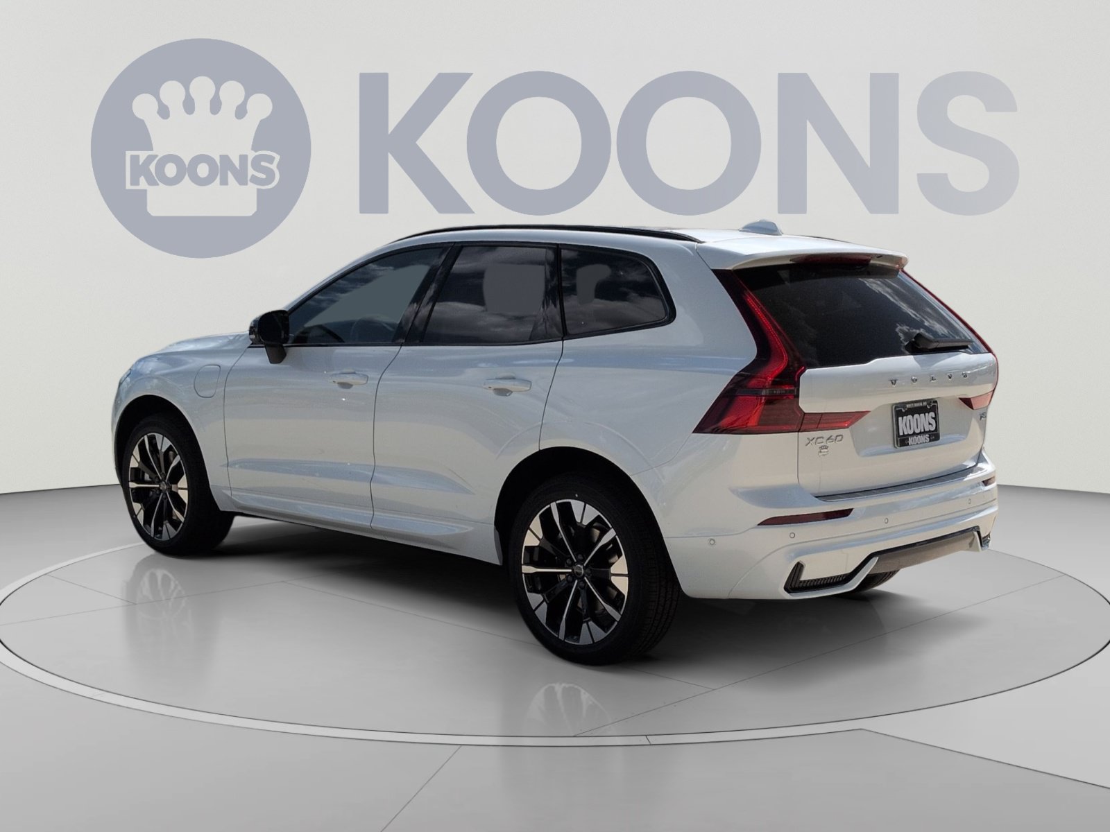 New 2026 Volvo XC60 T8 Plus w/ Protection Package Premier AWD/4WD image 8