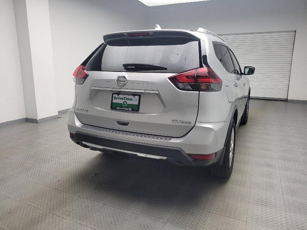 Used 2018 Nissan Rogue SV image 7