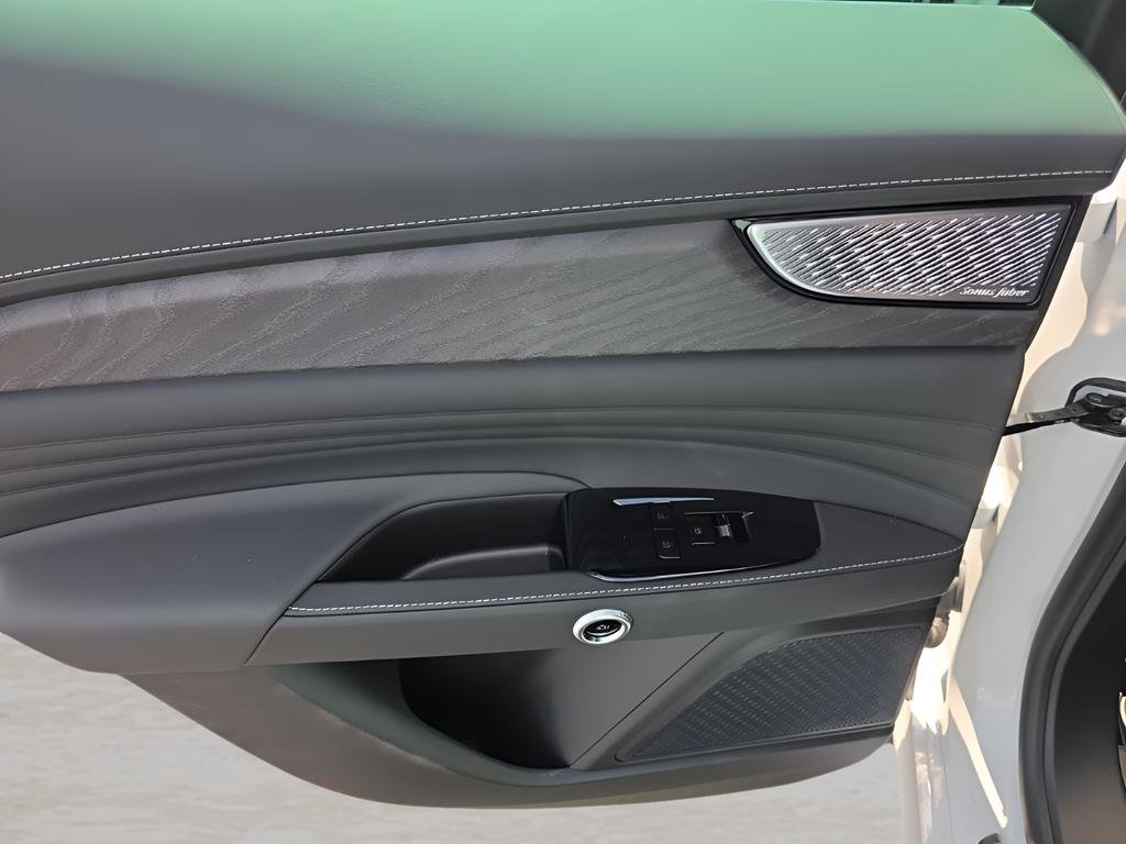 New 2025 Maserati Grecale GT image 29