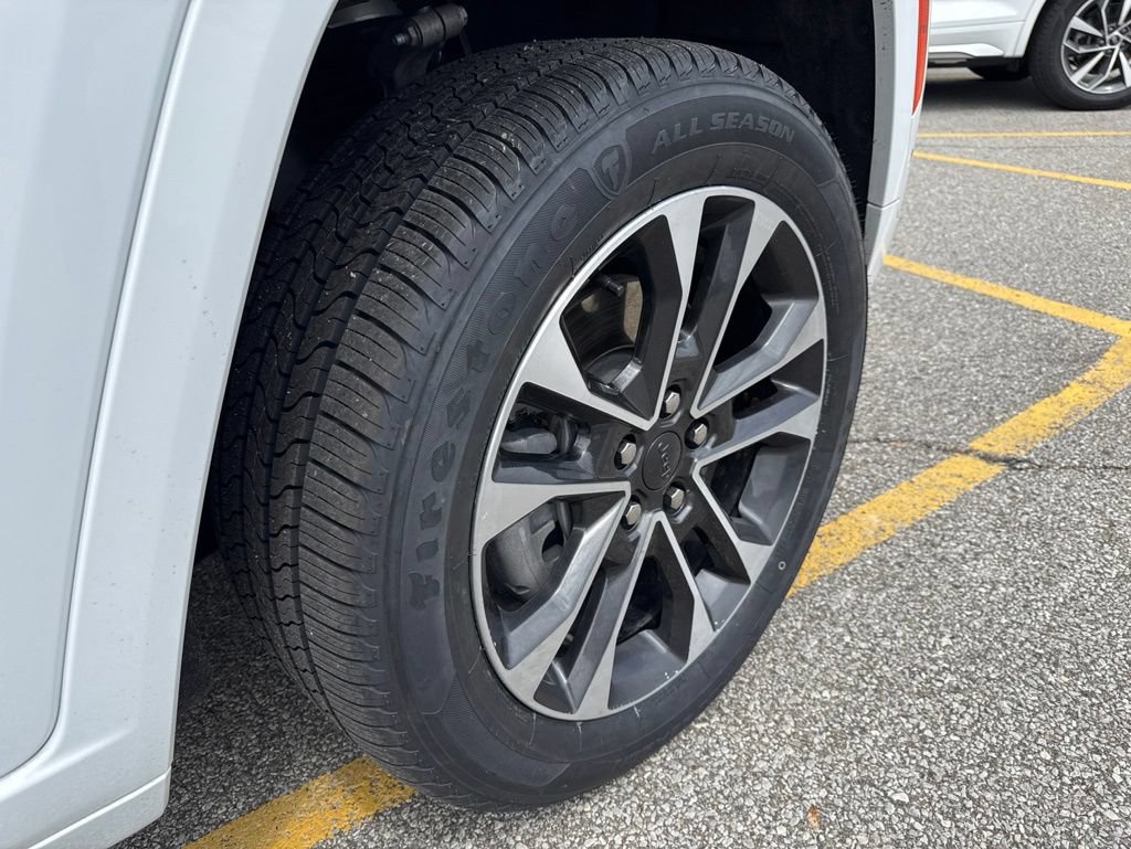 Used 2022 Jeep Grand Cherokee Overland AWD/4WD image 55