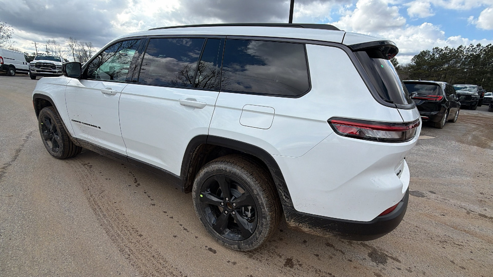 New 2026 Jeep Grand Cherokee L Limited image 10